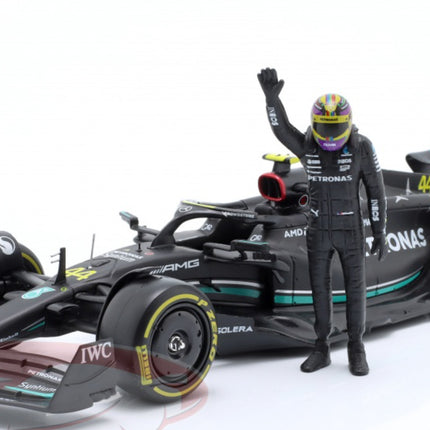 Mercedes AMG Petronas F1 Team Burago Lewis Hamilton 1/24 Scale Model Racing Car With Figure