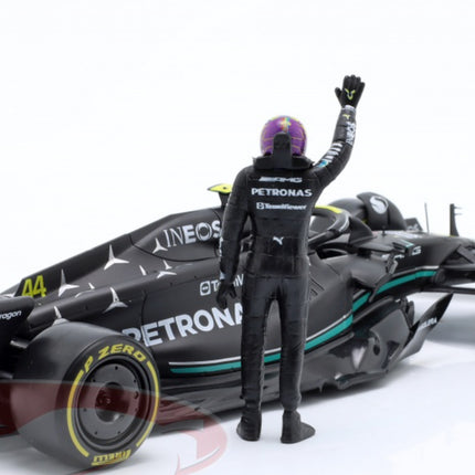 Mercedes AMG Petronas F1 Team Burago Lewis Hamilton 1/24 Scale Model Racing Car With Figure